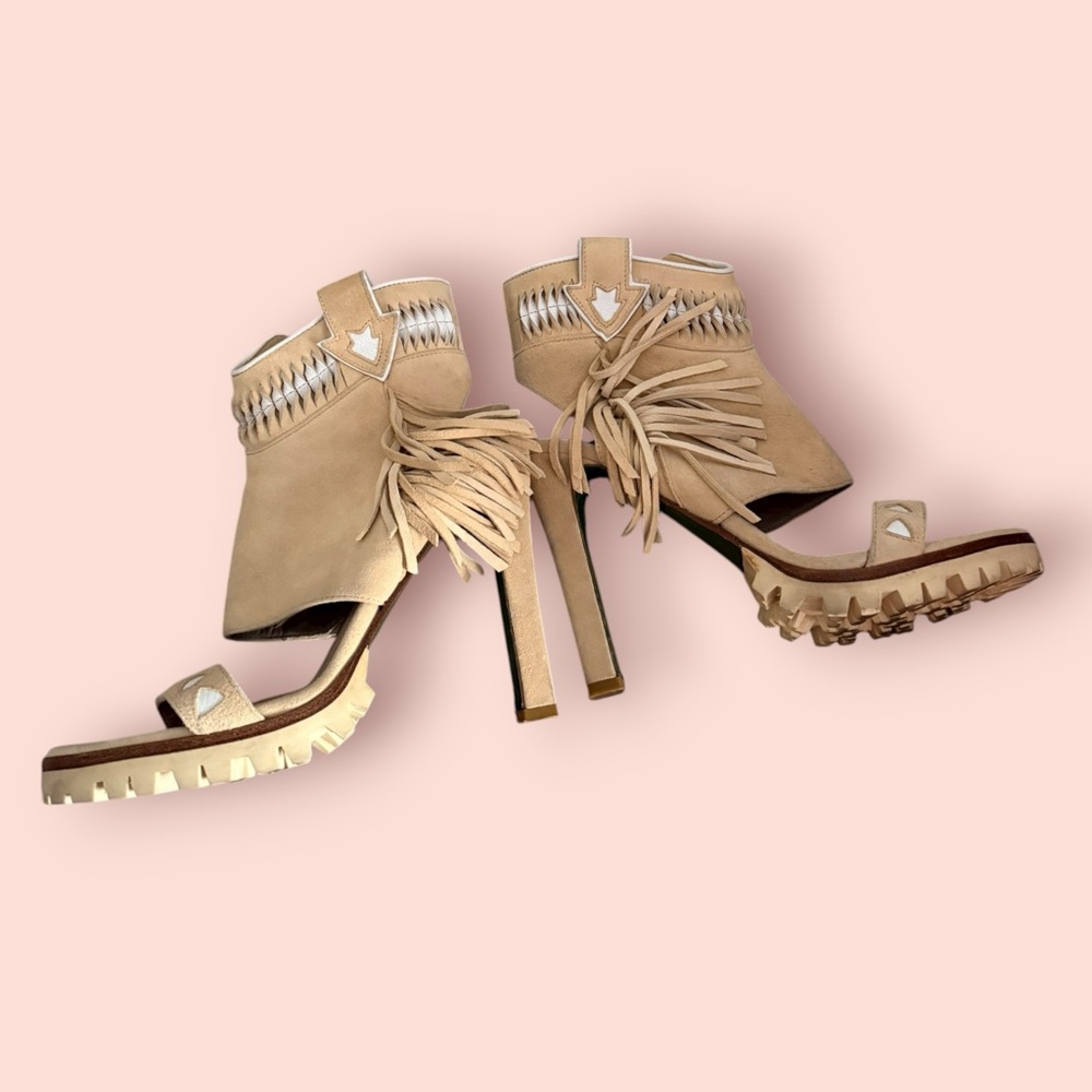 Rare Donald Pligner  cream and white leather cuffed fringe heel sandal size 6.5